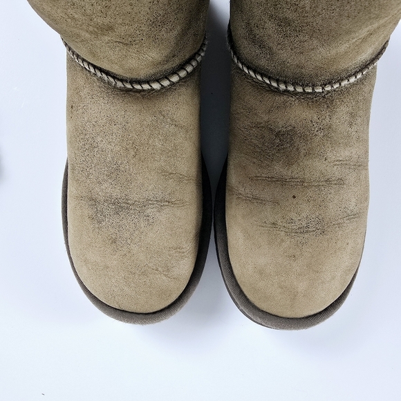 UGG Australia Boots Bailey Button Sheepskin Shearling Winter 5838 Size 9 Women’s - Picture 10 of 12